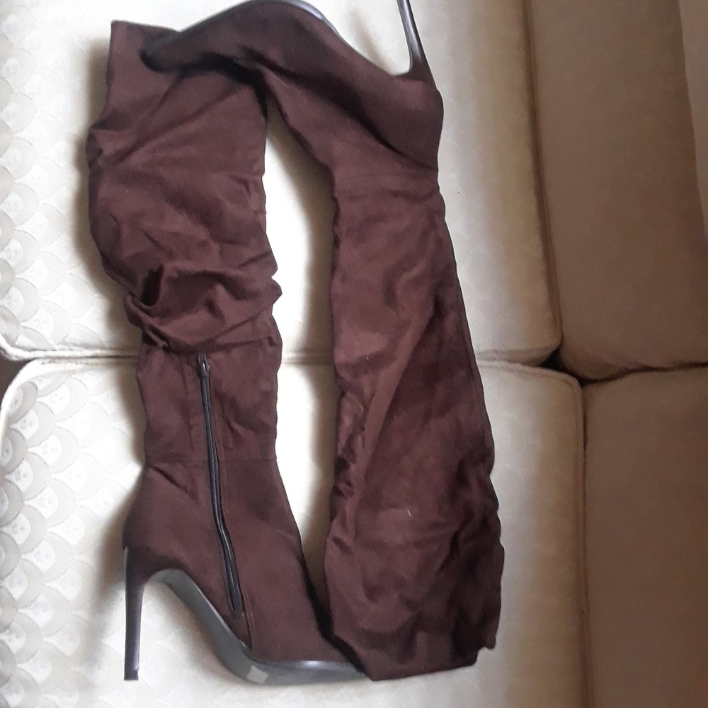 Boots - Picture 2 of 3